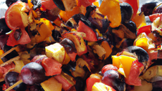 Délices de brochettes aux fruits d'été