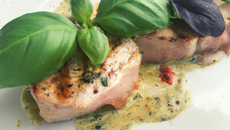 Filet mignon de porc au basilic