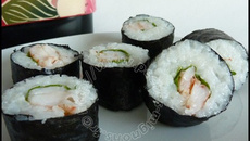 Sushi de crevettes pimentées et roquette
