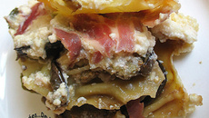 Lasagnes d'aubergines et de poivrons à la brousse et au jambon cru
