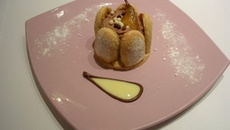 Charlottes poires, caramel et chantilly au chocolat