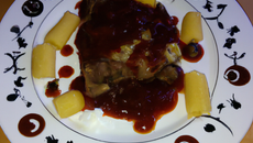 Poêlée minute de Bœuf aigre-doux à l'orientale, sauce cornichons-ketchup Amora