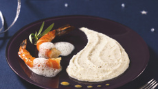 Gambas poêlées, émulsion d'estragon, mousseline de chou-fleur & tapioca