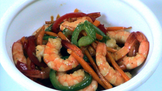 Crevettes sautées aux petits légumes