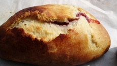 Brioche à la confiture de fraise
