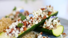Courgettes rôties à la feta et aux amandes