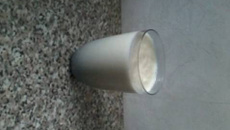 Milkshake à la banane, pomme et glace vanille