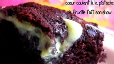 Moelleux au chocolat amer, cœur coulant à la pistache