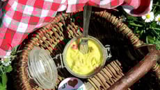 Pâte à tartiner au roquefort et Laguiole, cranberries, pistaches