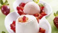 Faisselle et son duo de fraises