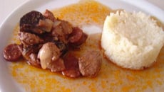 Filet mignon de porc au vin rouge chorizo et aux pruneaux