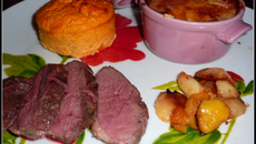 Magret de canard mariné, aux pêches sauvages