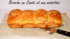 Brioche au comté et aux noisettes
