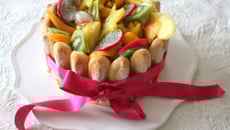 Charlotte aux fruits exotiques