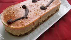 Bavarois aux cerises sur croustillant au chocolat