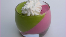 Panna-cotta betterave et mousse d'avocat à la crème de Neufchâtel