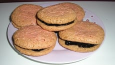 Macarons barbapapa et fruits rouges