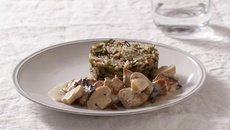Blanquette de veau aux Champignons de Paris, crème fraiche, Trompettes de la mort, Morilles et riz aux herbes fraîches