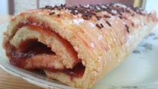 Gâteau génoise à la confiture de fraise