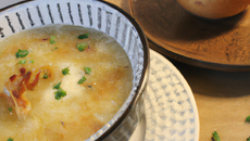 Soupe à l'oignon gratinée