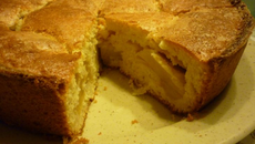 Gâteau généreux aux pommes et cannelle