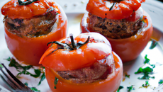 Tomates farcies aux trois viandes