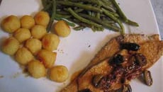 Rôti de veau aux olives et aux lardons fumés