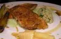 Rouget Barbet, boulgour à la coriandre, Poireaux grillés, purée de topinambours, Rhubarbe au vinaigre de gingembre