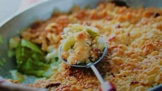 Crumble de courgettes fondantes à la mozzarella