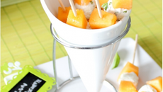 Brochettes de melon au fromage frais