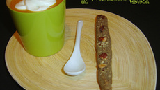 Capuccino de potimarron, chantilly au fromage de chèvre et faux gressin aux amandes