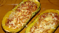 Courge délicata farcie au risoto de petit épeautre et tomate séchée