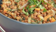 Lentilles à l'indienne ou dahl (coriandre, curry, curcuma, gingembre et lait de coco)