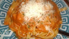 Tagliatelles au scampis crème-tomate