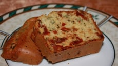 Cake tomates confites basilic