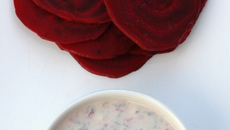 Betterave et son dip aux pousses de betterave