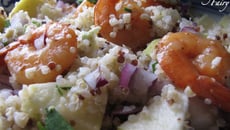 Salade de quinoa aux crevettes marinées