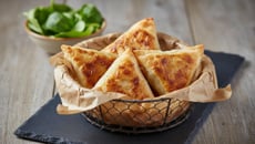 Brick au steak haché et vache qui rit