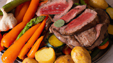 Joue de bœuf pochée grillée et ses légumes