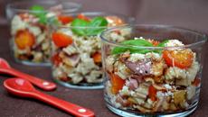 Verrines de crozets à la pancetta grillée et tomates cerise poêlées au miel