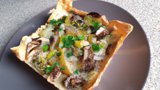 Tarte aux poireaux et aux champignons