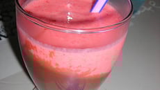 Smoothie glacé fraise-chocolat