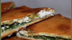 Focaccia aux épinards, au chèvre et au pistou