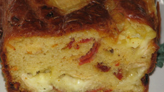 Cake au chorizo, maroilles, cumin et tomates séchées