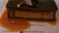 Bûche chocolat, spéculos sur lit de caramel