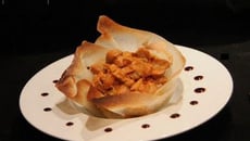 Corolle de Pompadour aux champignons de Paris à la tomate et mascarpone, Piment d'Espelette