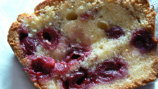 Cake aux cerises classique