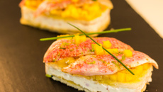 Canapé mangue et filet de rouget