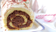 Bûche de Noël au praliné feuilleté