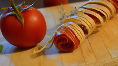 Torsade feuilletée à la tomate séchée